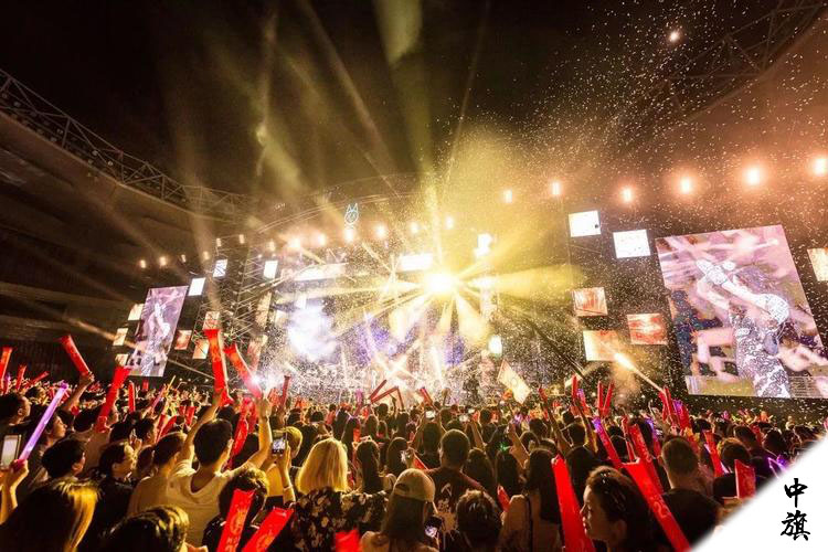 大型演唱會現(xiàn)場 大型演唱會現(xiàn)場