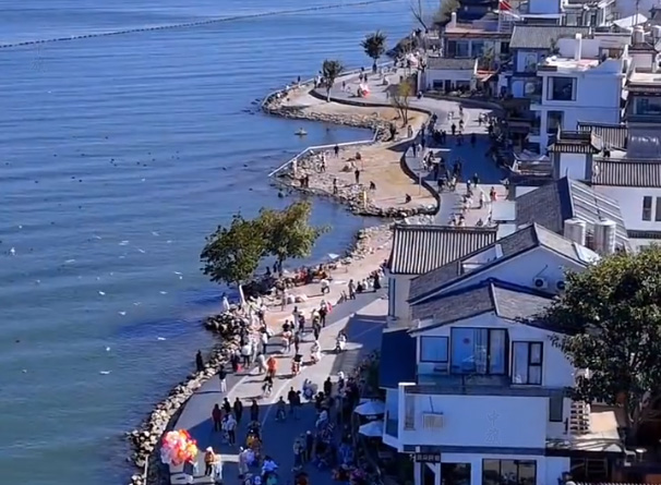 云南大理洱海旁邊可以悠閑的逛街.jpg 云南大理洱海旁邊可以悠閑的逛街.jpg