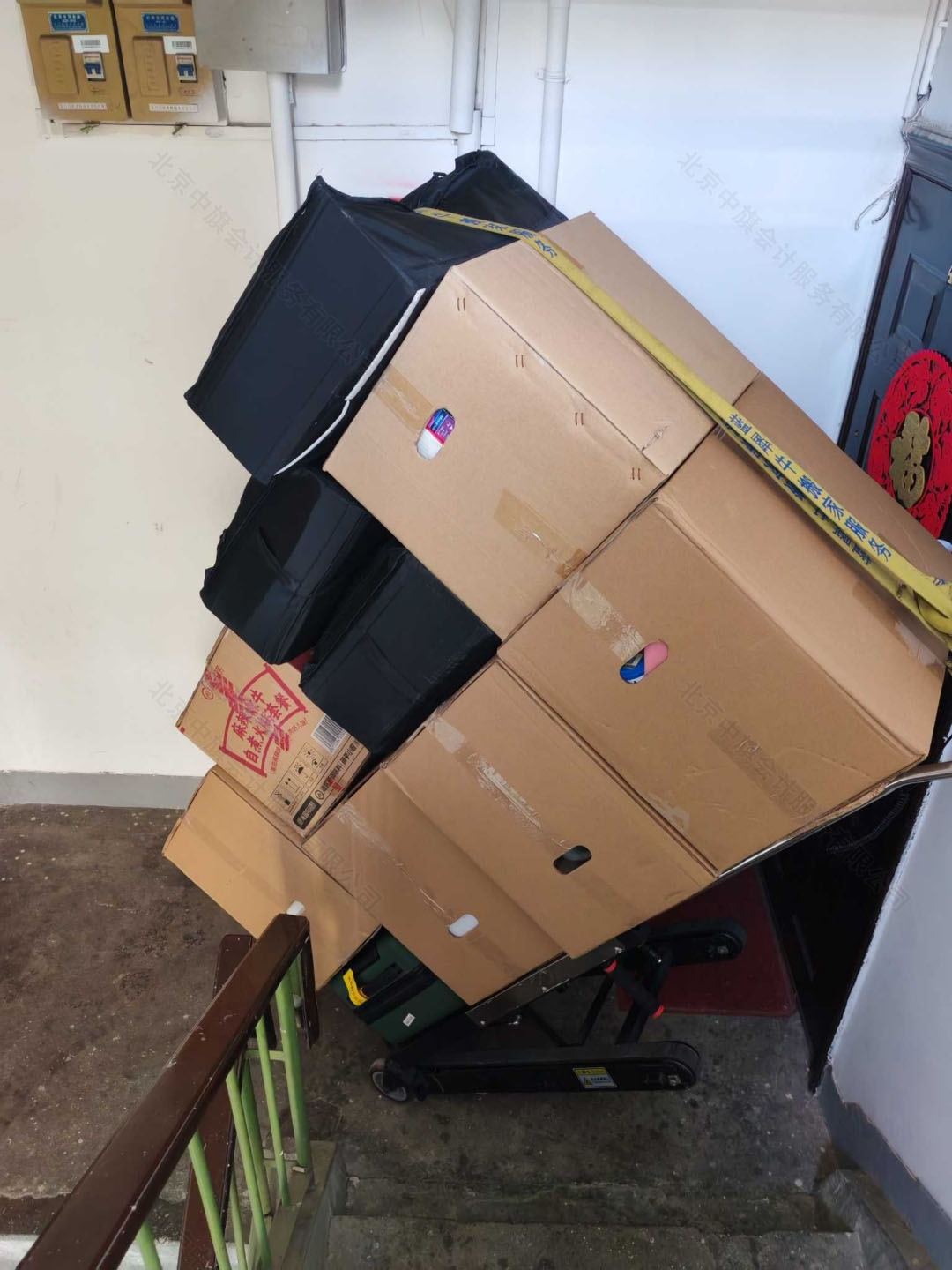 隨手拍,師傅在這個樓梯口卡了半天了,沒有上得來.jpg 隨手拍,師傅在這個樓梯口卡了半天了,沒有上得來.jpg