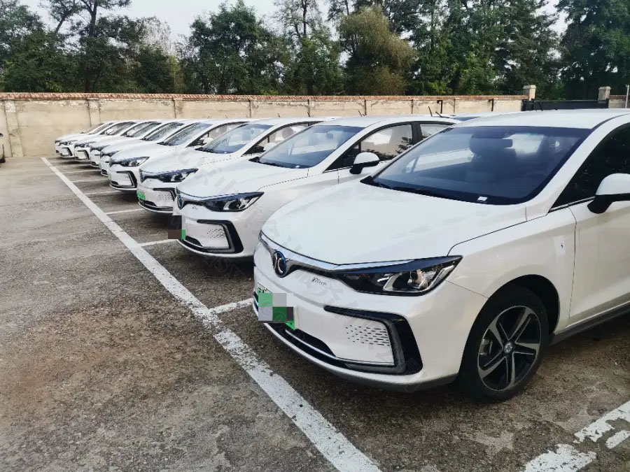 北汽EU5這款車一般都是用來跑車比較多.jpg 北汽EU5這款車一般都是用來跑車比較多.jpg