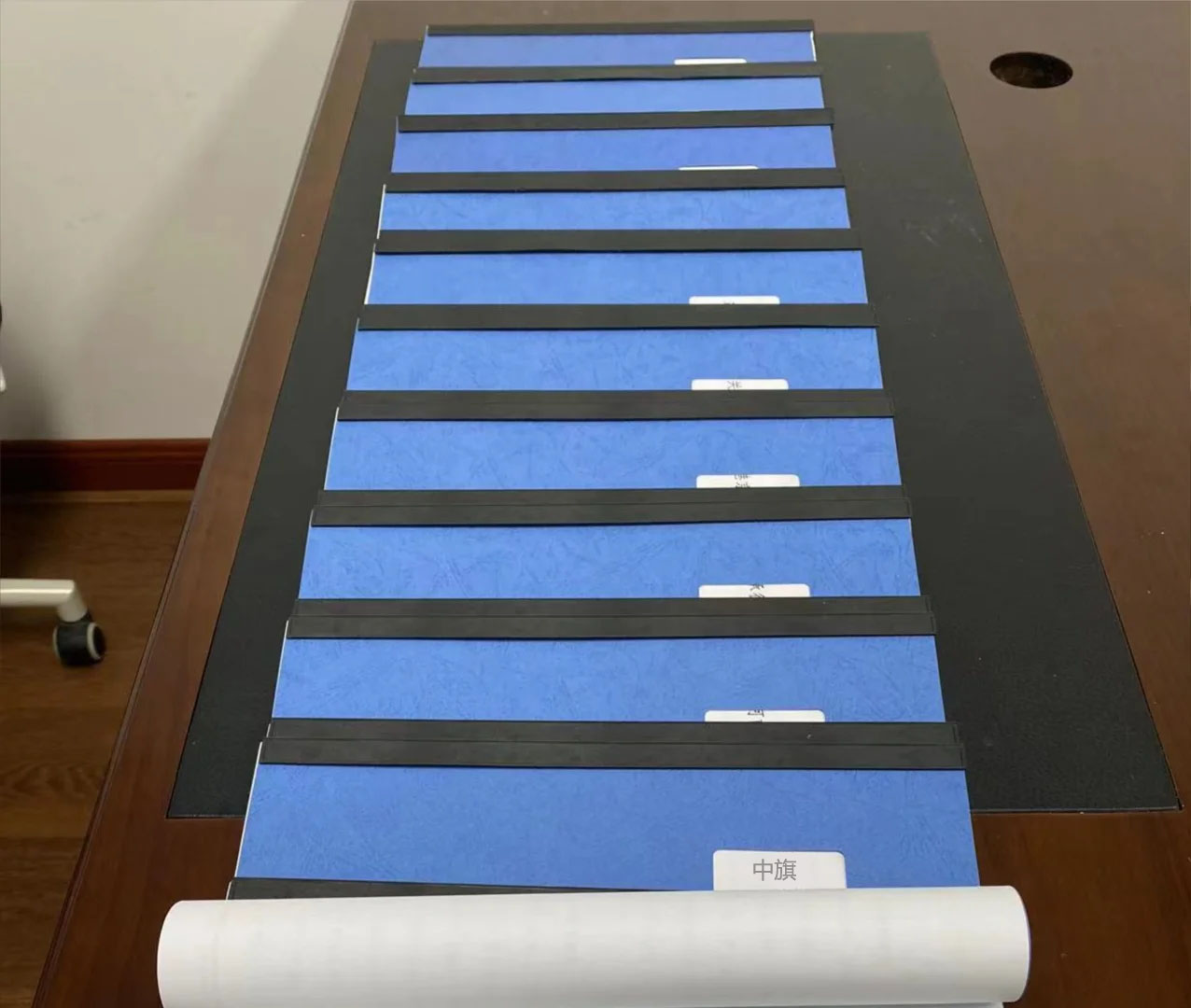 這一摞摞的都是審計報告.jpg 這一摞摞的都是審計報告.jpg