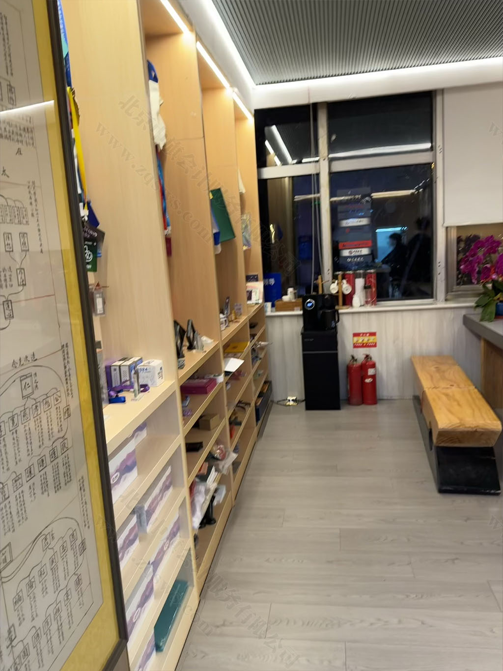 打印店內存放的一些墨盒還有備件.jpg 打印店內存放的一些墨盒還有備件.jpg