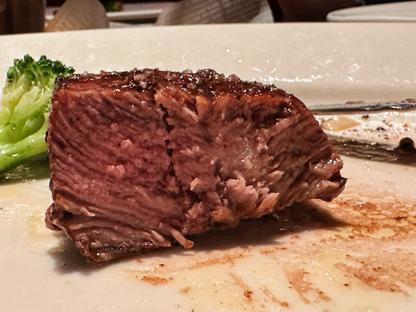 昨天晚上去吃的牛排看色澤就非常好.jpg 昨天晚上去吃的牛排看色澤就非常好.jpg