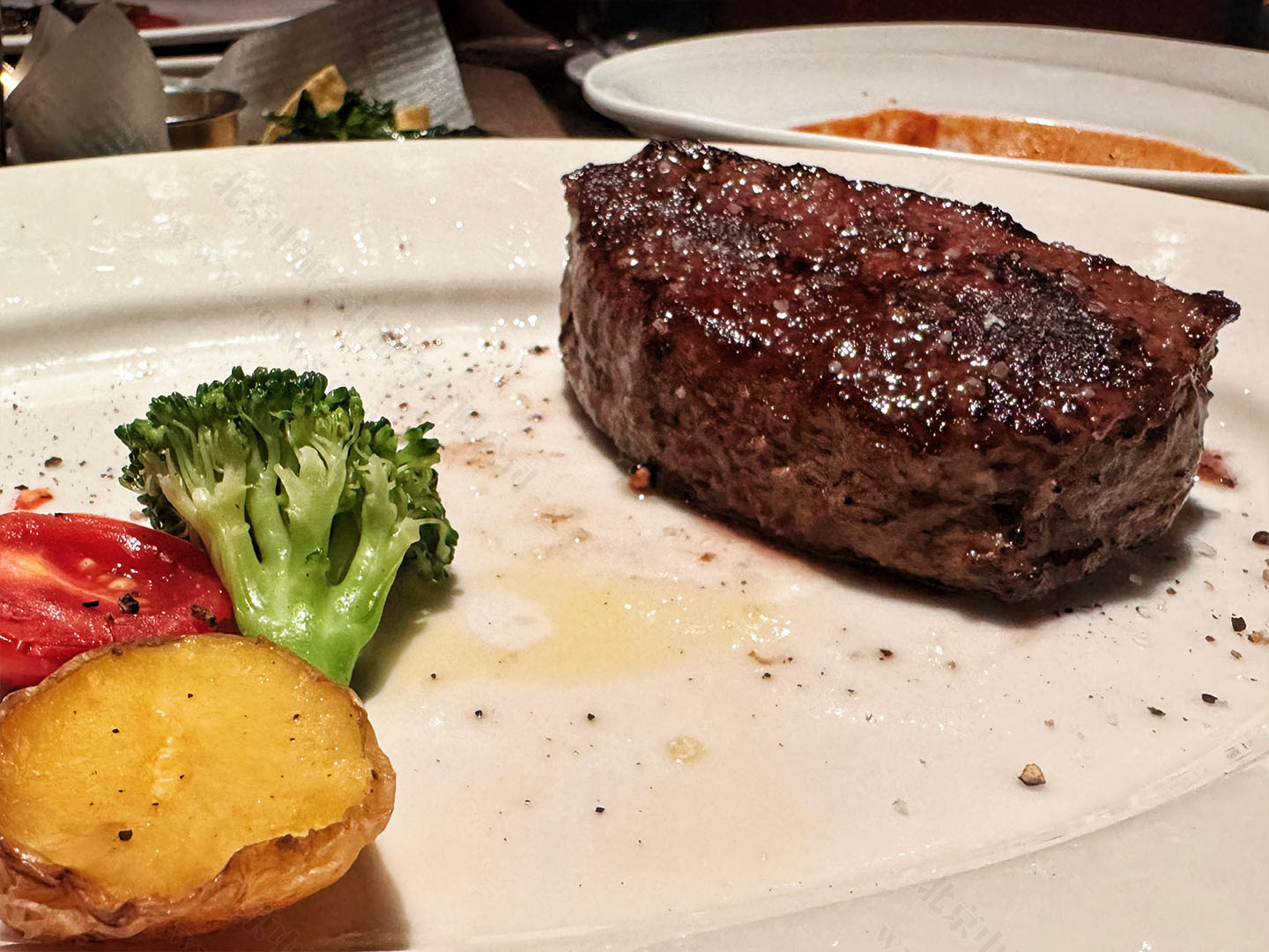 現在牛排價格也是比較低的這一份才99元.jpg 現在牛排價格也是比較低的這一份才99元.jpg