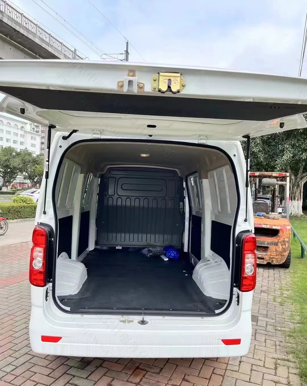 又是跑車?yán)浀囊惶?jpg