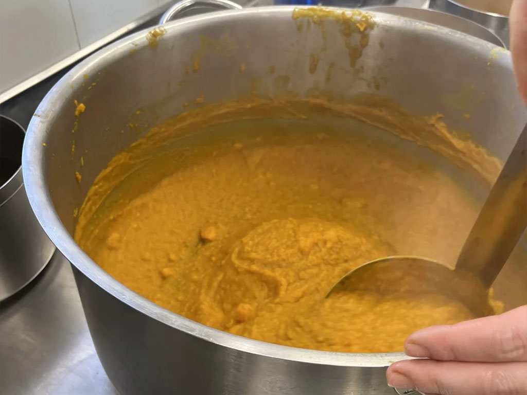 中央廚房集中備料.jpg 中央廚房集中備料.jpg