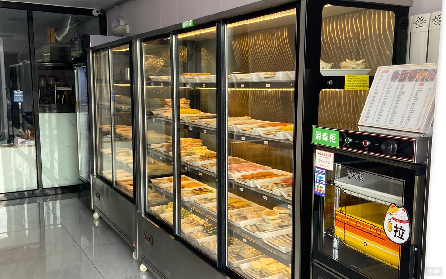 為了應對衛生檢查干凈的餐柜.jpg 為了應對衛生檢查干凈的餐柜.jpg