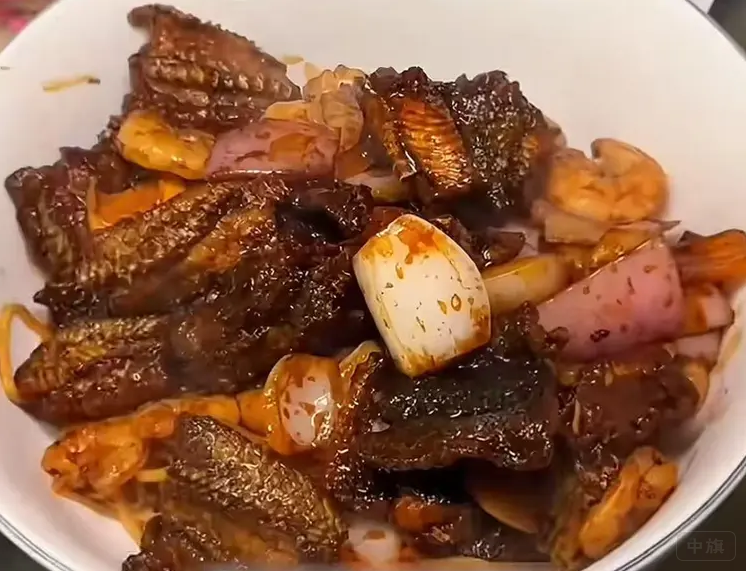 據傳這個是老板賣的五百多的一碗面