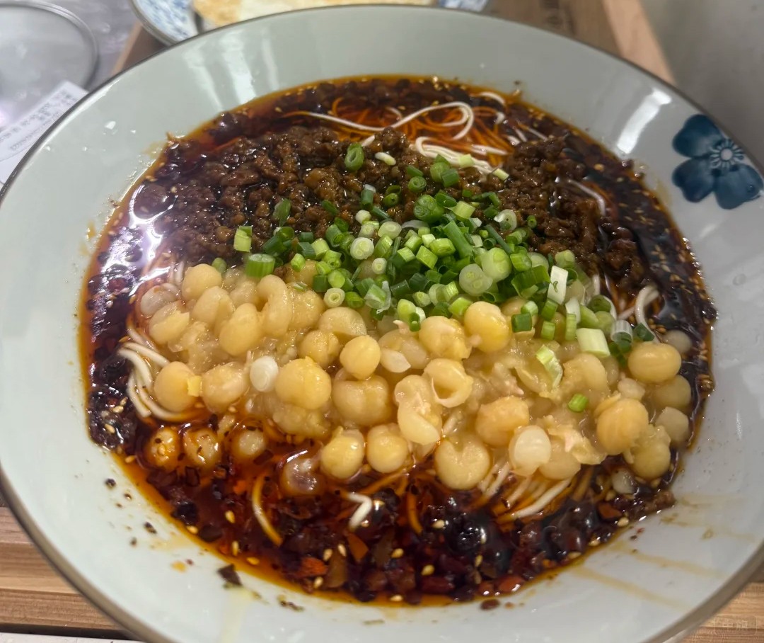 剛做好的小面準備吃了哦 剛做好的小面準備吃了哦