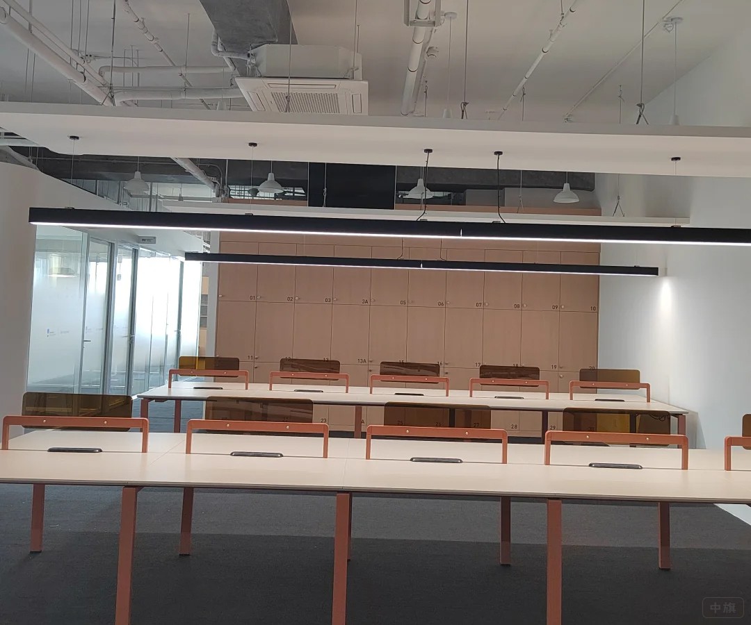 剛裝好的教育培訓機構，這里是上課的地方