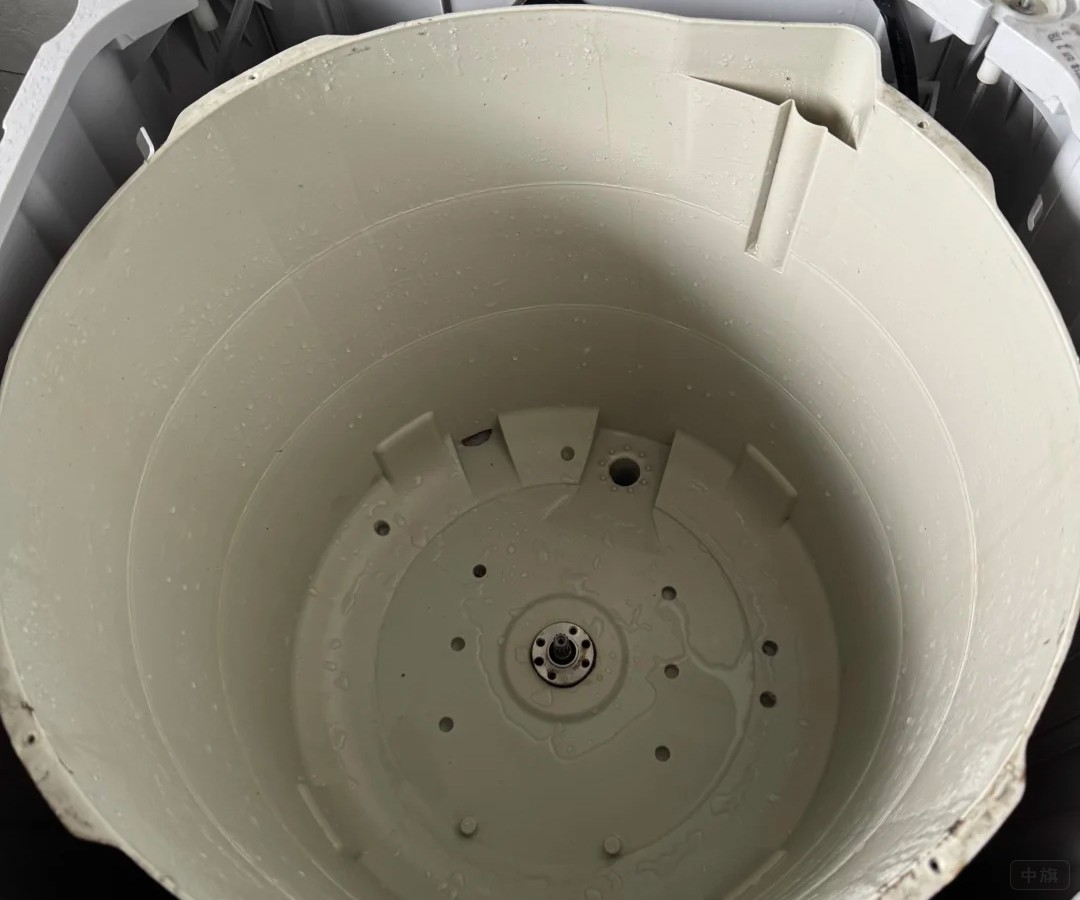 專業(yè)的清洗師傅干的就是干凈，這是清洗完之后的滾筒