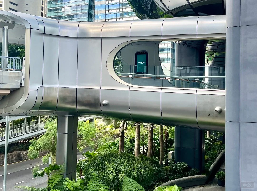 香港地鐵中環(huán)站J2出口，步行3min